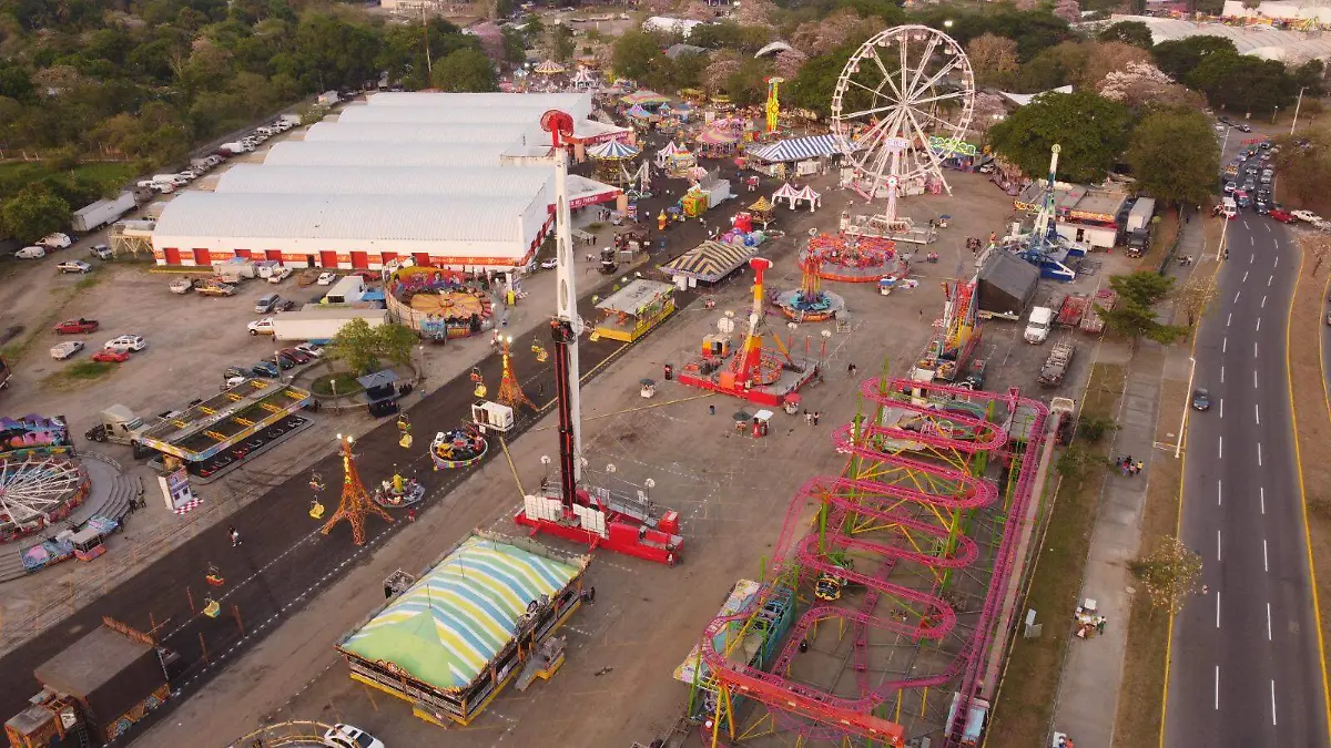 JUEGOS MECANICOS FERIA TABASCO-JAVIER CHAVEZ (5)
