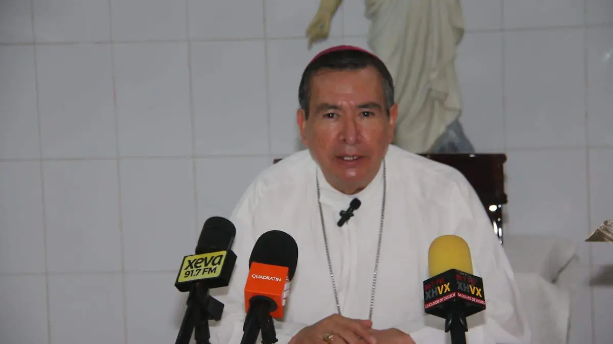 padre iglesia
