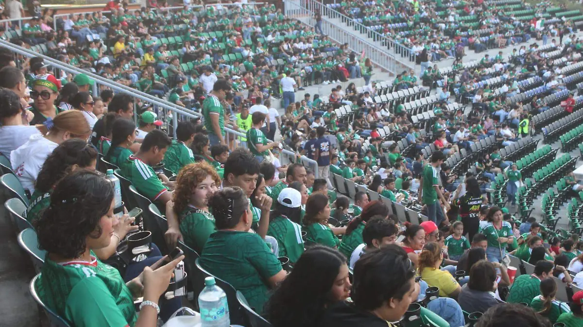 centenario lleno