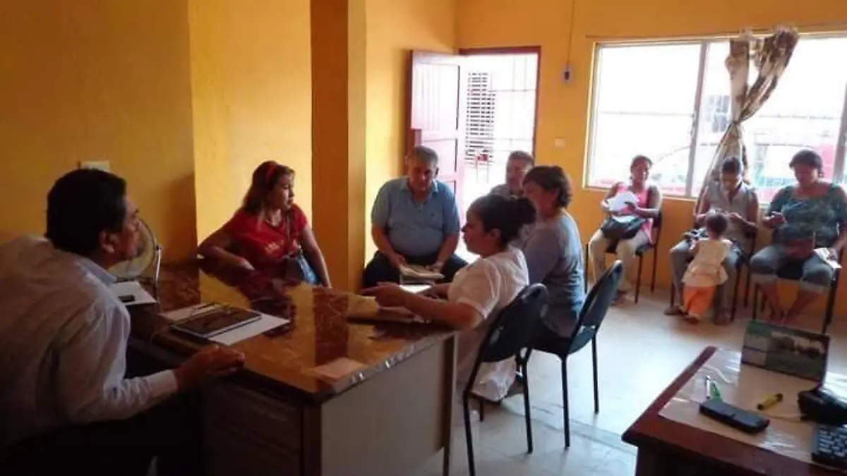 Atención a mamás y más en la Asocaición de Padres de Familia