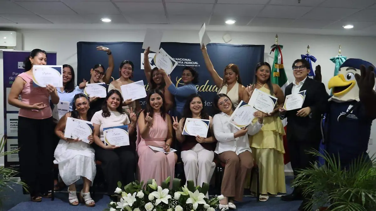 ceremonia de graduacion El Instituto Nacional de Enfermería Pericial-javier chavez (2)