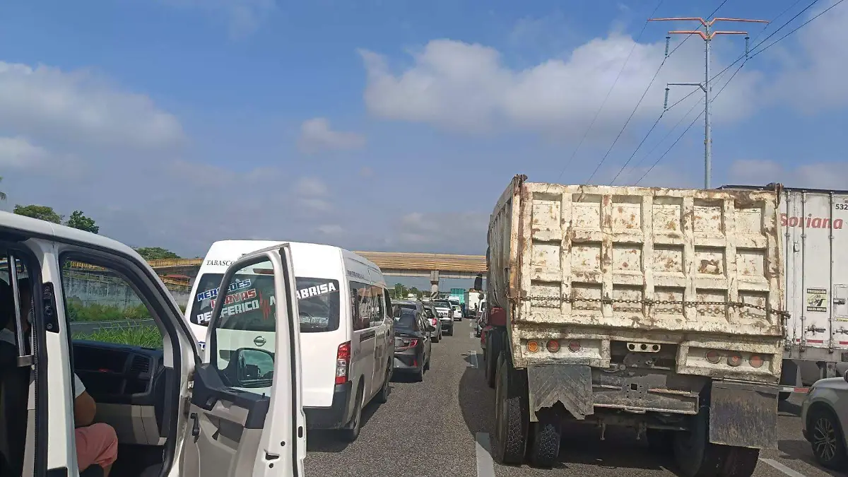 Trailer Villahermosa Cardenas caos vial