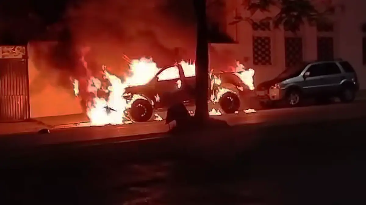 camioneta incendiada