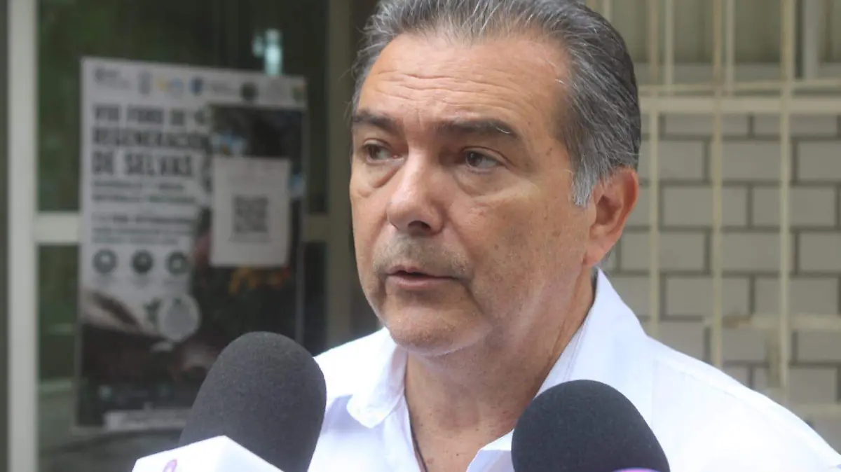 secretario de Investigación, Posgrado y Vinculación de la UJAT y profesor investigador, Wilfrido Contreras Sánchez-javier chavez
