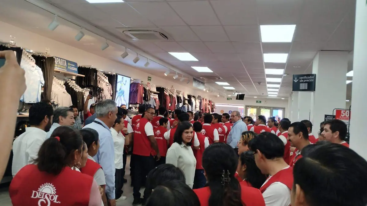 reinauguración de la tienda departamental Del Sol-jose perez (2)