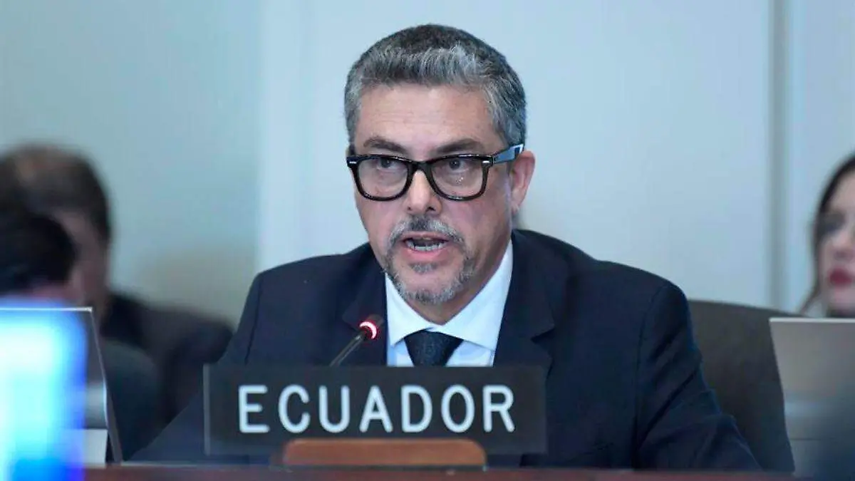 Alejandro Dávalos-Ecuador