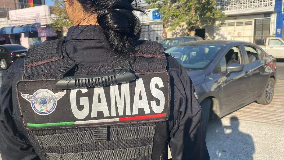 Policía