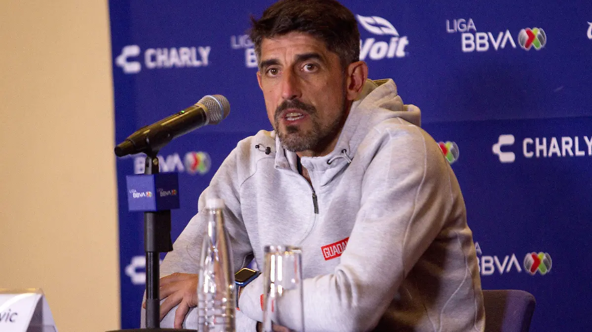 45 Veljko Paunovic
