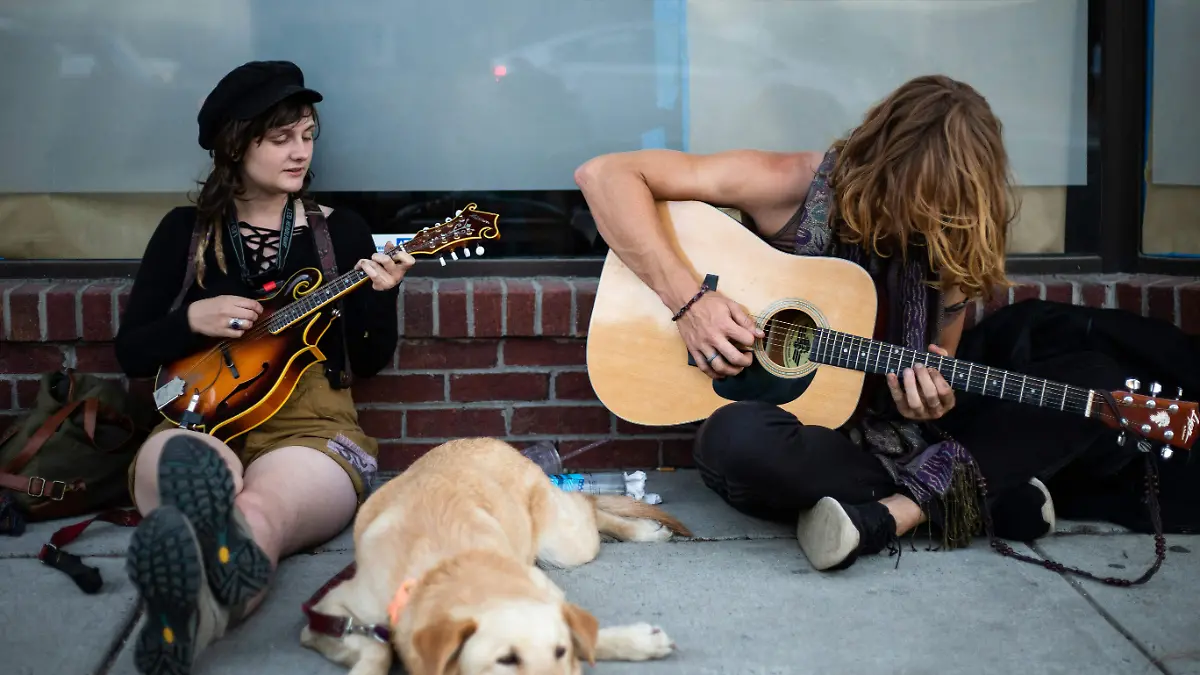 omar-roque-vMFS32XBIN8-unsplash