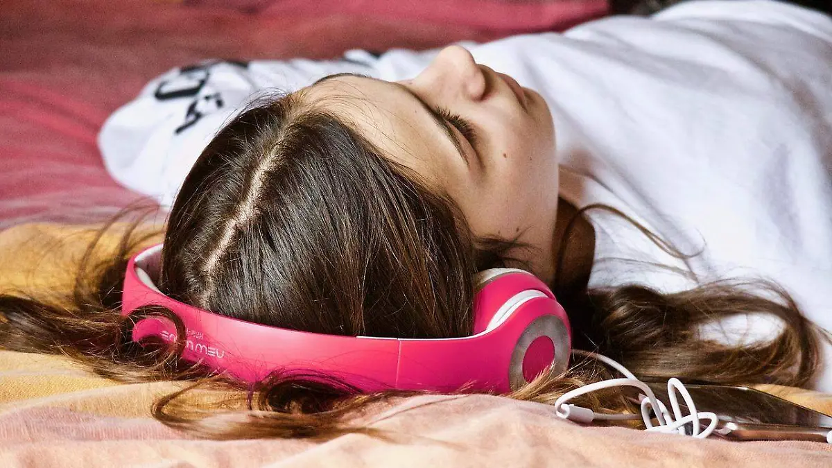Escuchar música (2)