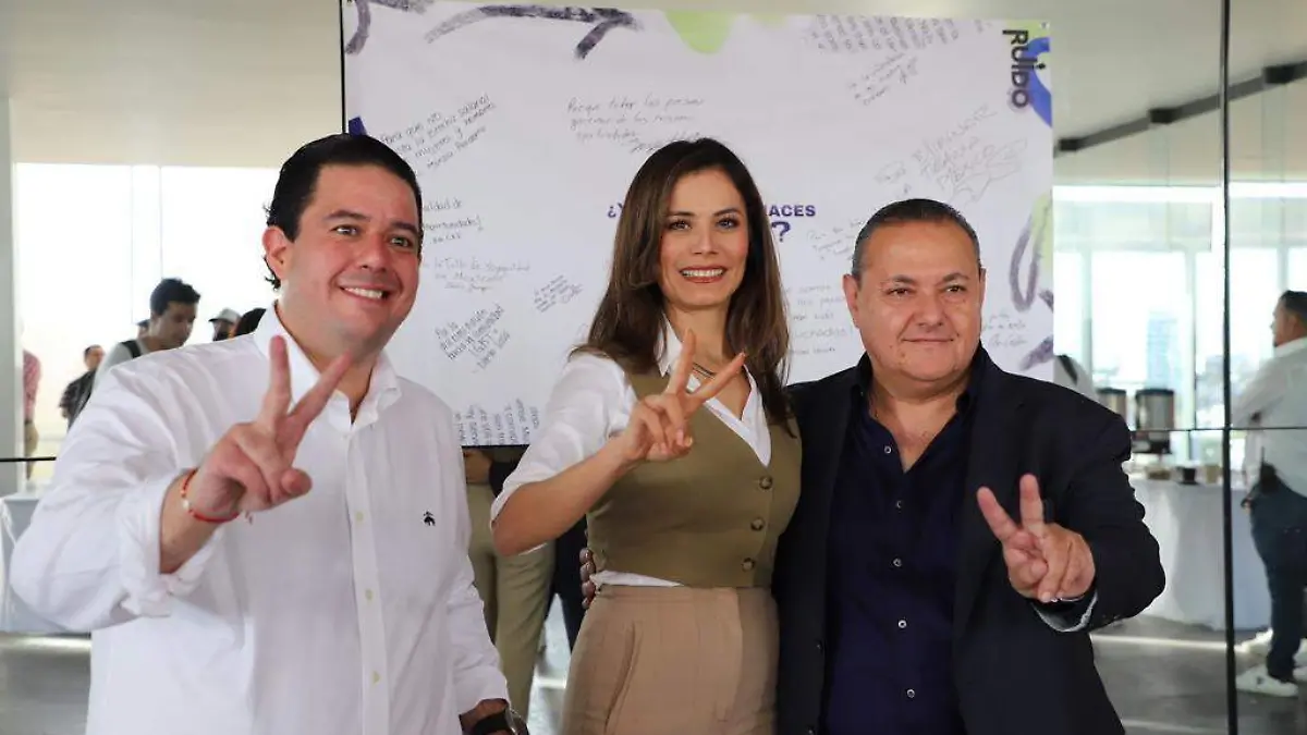 Hector Pizano Ramos con Verónica Delgadillo