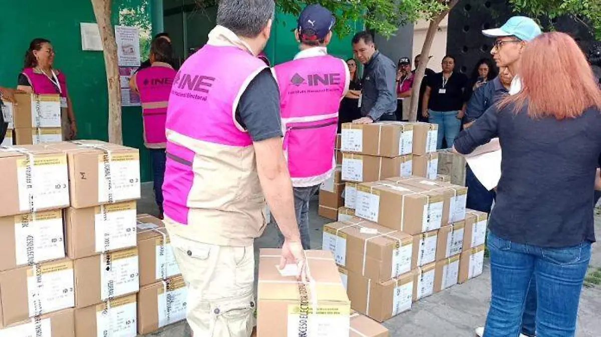 Entrega material electoral Jalisco