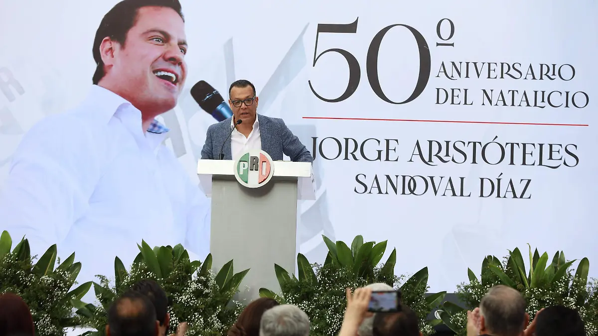 Recuerdan al exgobernador Aristoles Sandoval en su natalacio 50