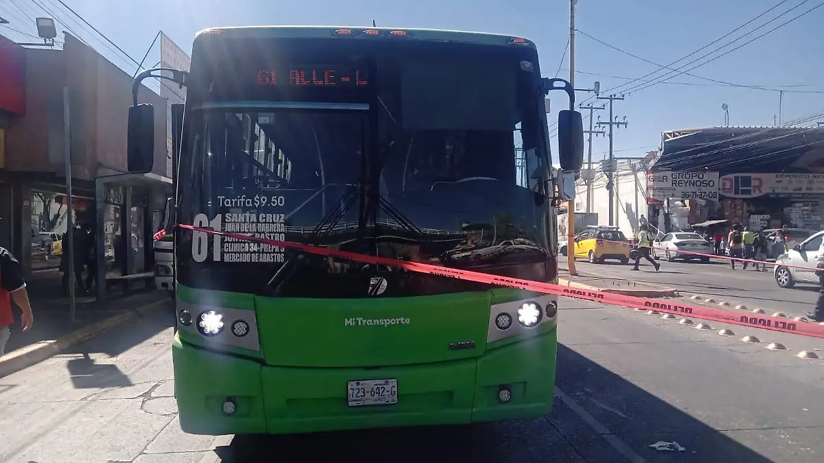 Mujer y su hija atropelladas en el Mercado de Abastos