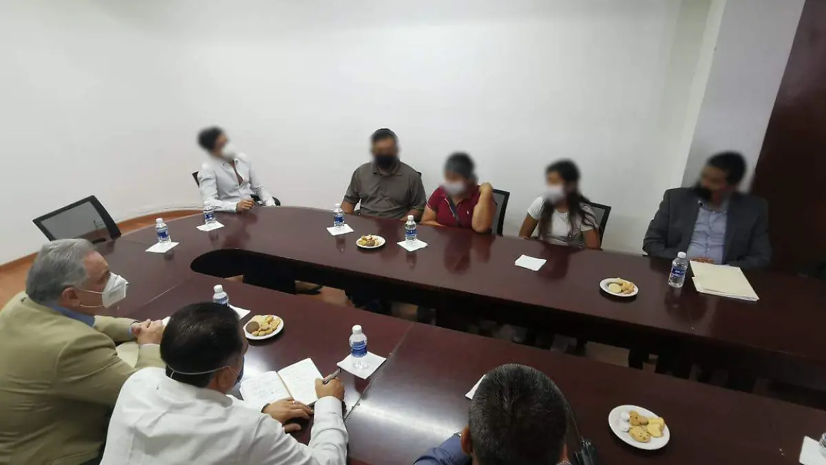 Reunión de familiares de Ximena con funcionarios de seguridad