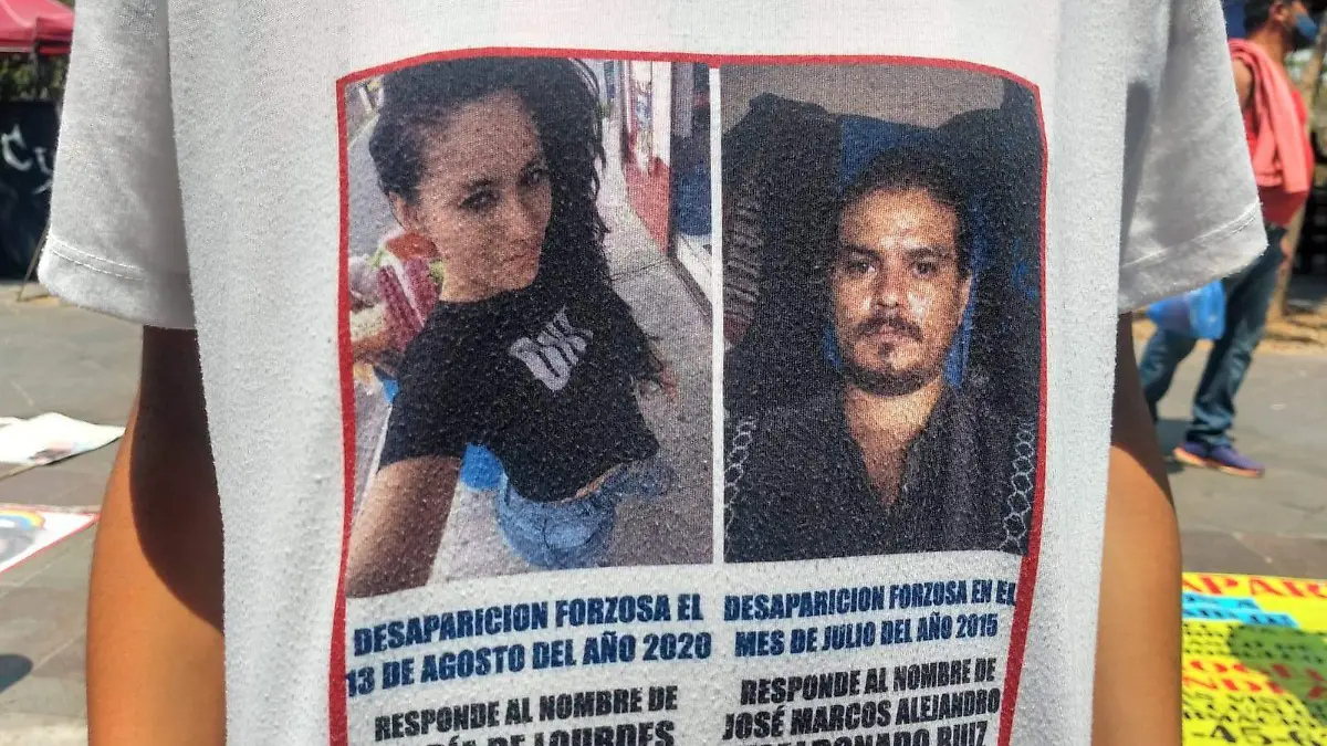 Menor busca a su madre y a su tío