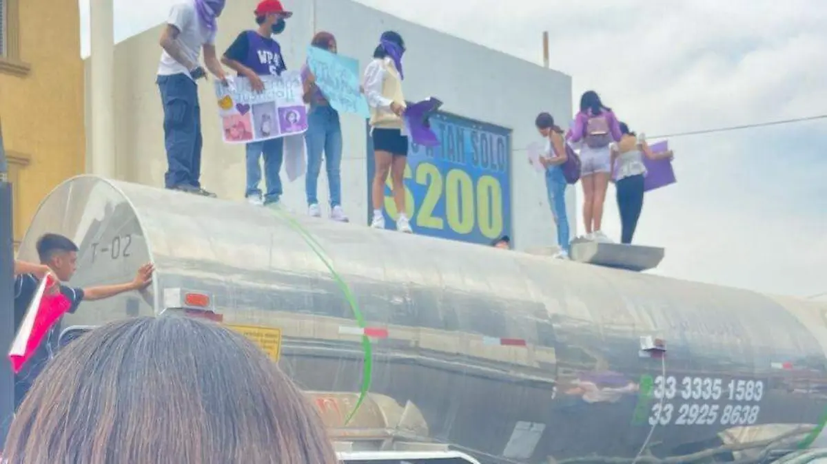 Jóvenes en Tlajomulco piden justicia para joven asesinada (1)