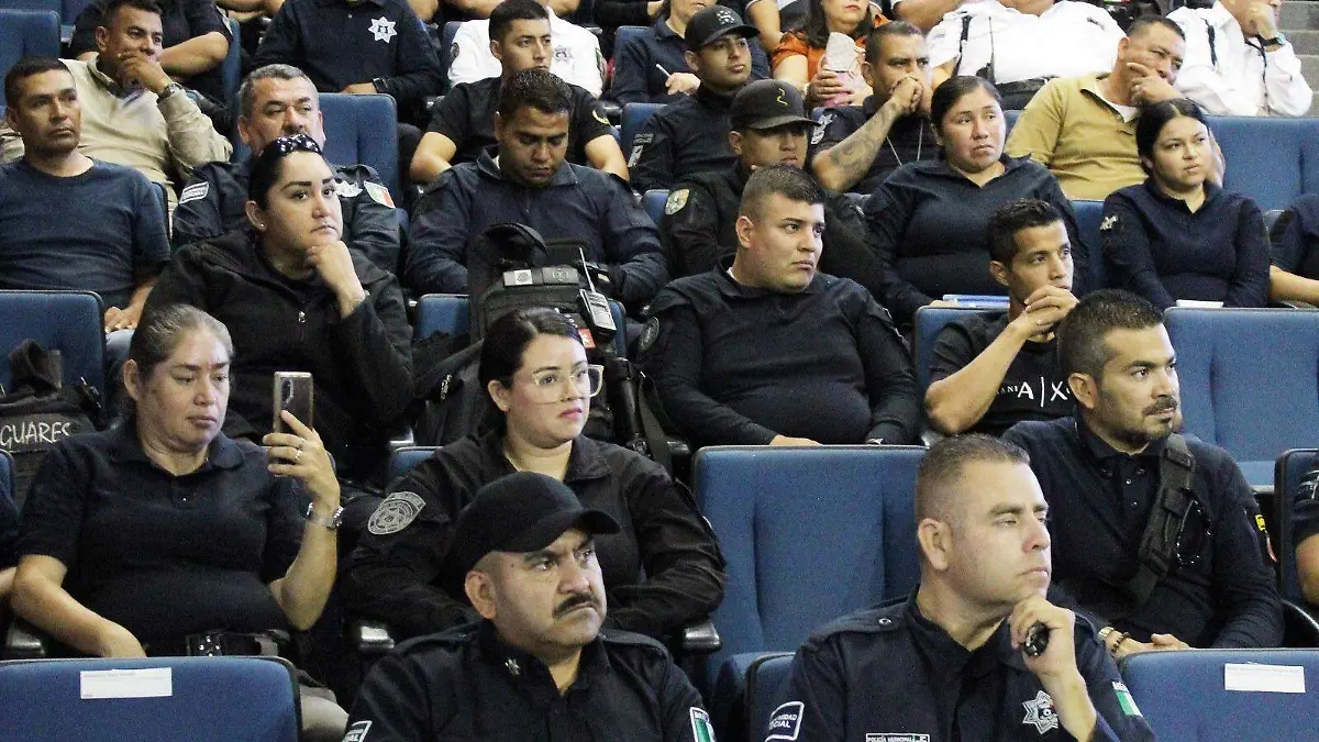 Policías