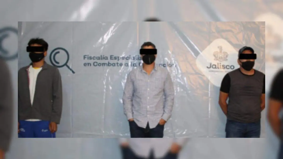 Servidores públicos Code que metieron a sus familiares a vacunarse contra Covid