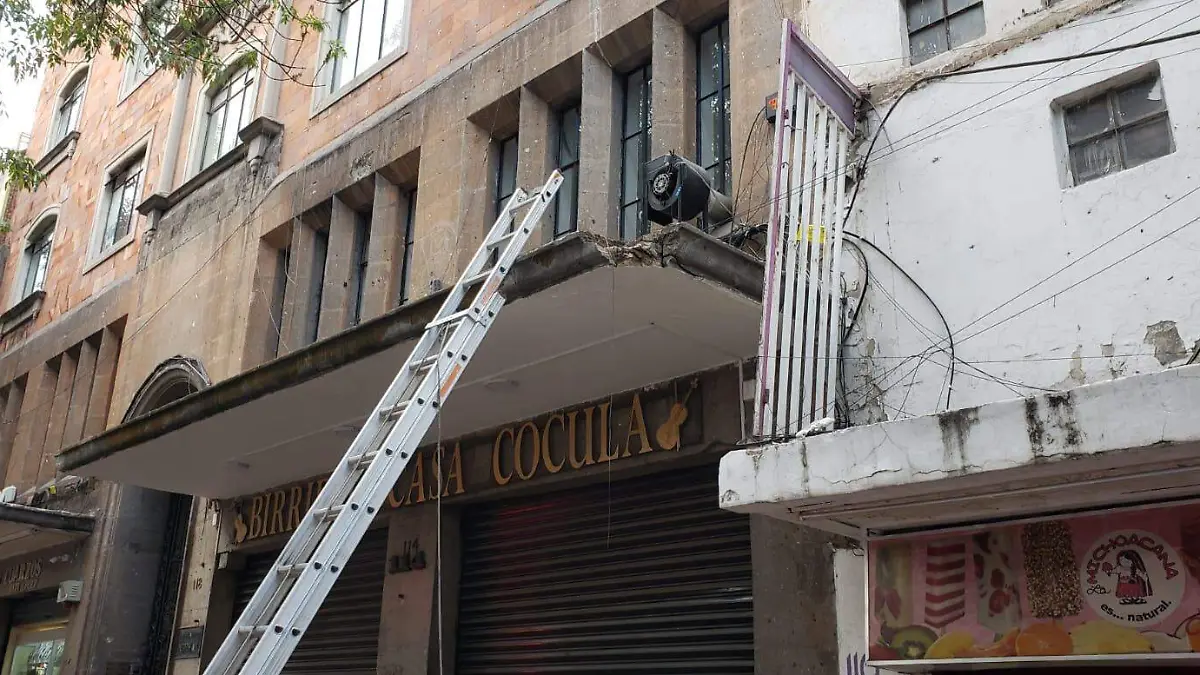 Trabajador se electrocuta