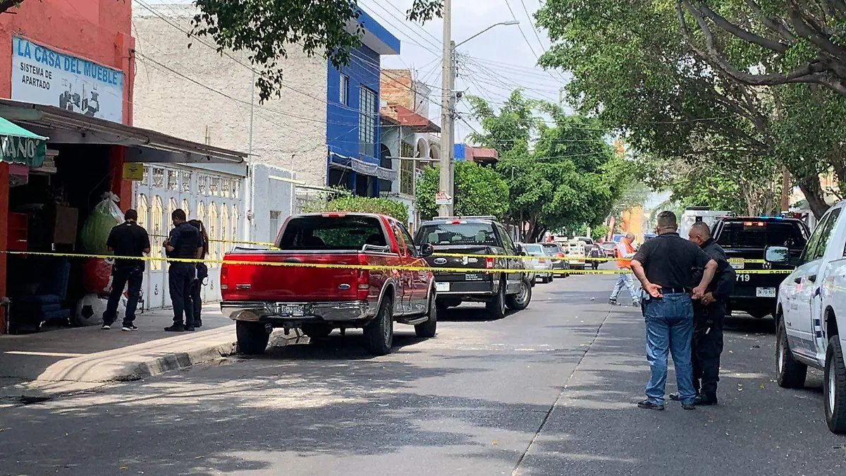 Menor baleado por robarle 500 pesos