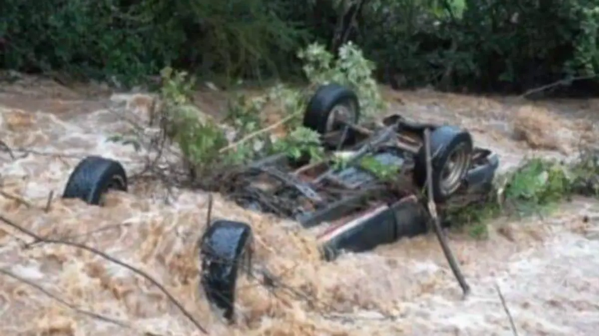 Hombre arrastrado por la corriente en arroyo de Tamazula de Gordiano