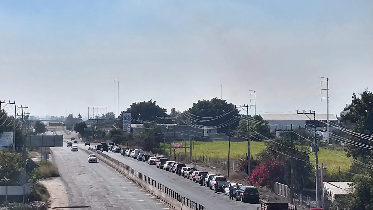 Filas para abastecer combustible