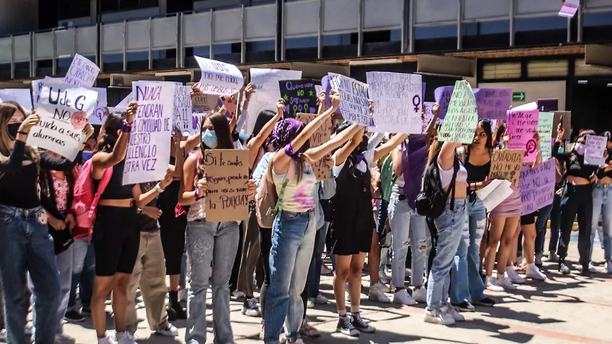 Manifestación alumnas prepa 11