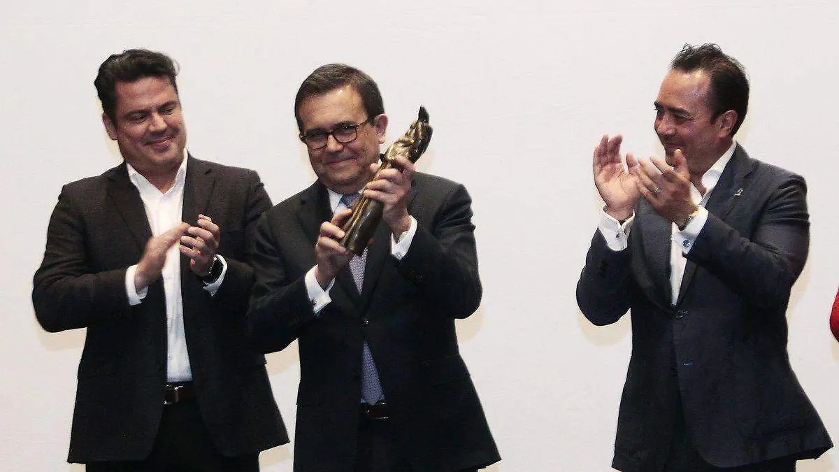 Aristóteles con Idelfonso Guajardo