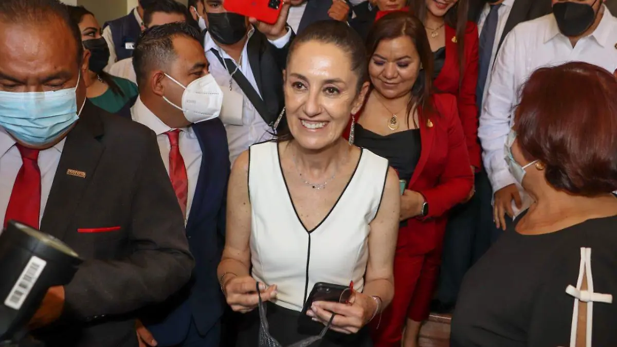Claudia Sheibaum acude a la toma de protesta de Indira Vizcaíno
