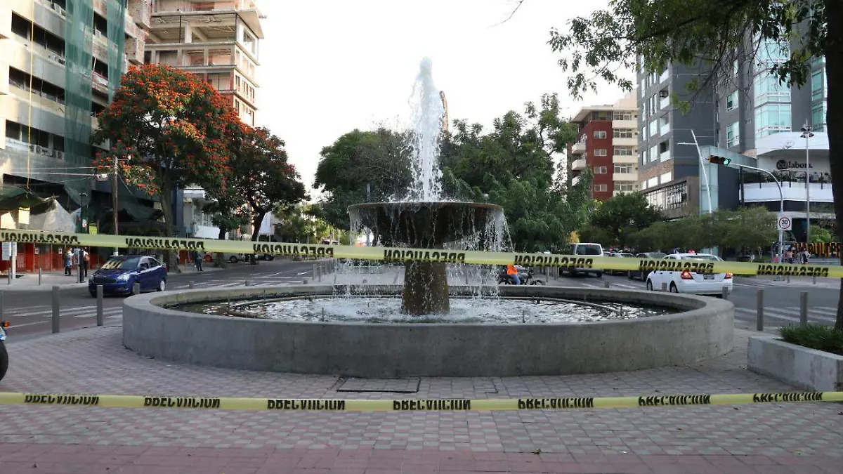 Clausura camellón Chapultepec
