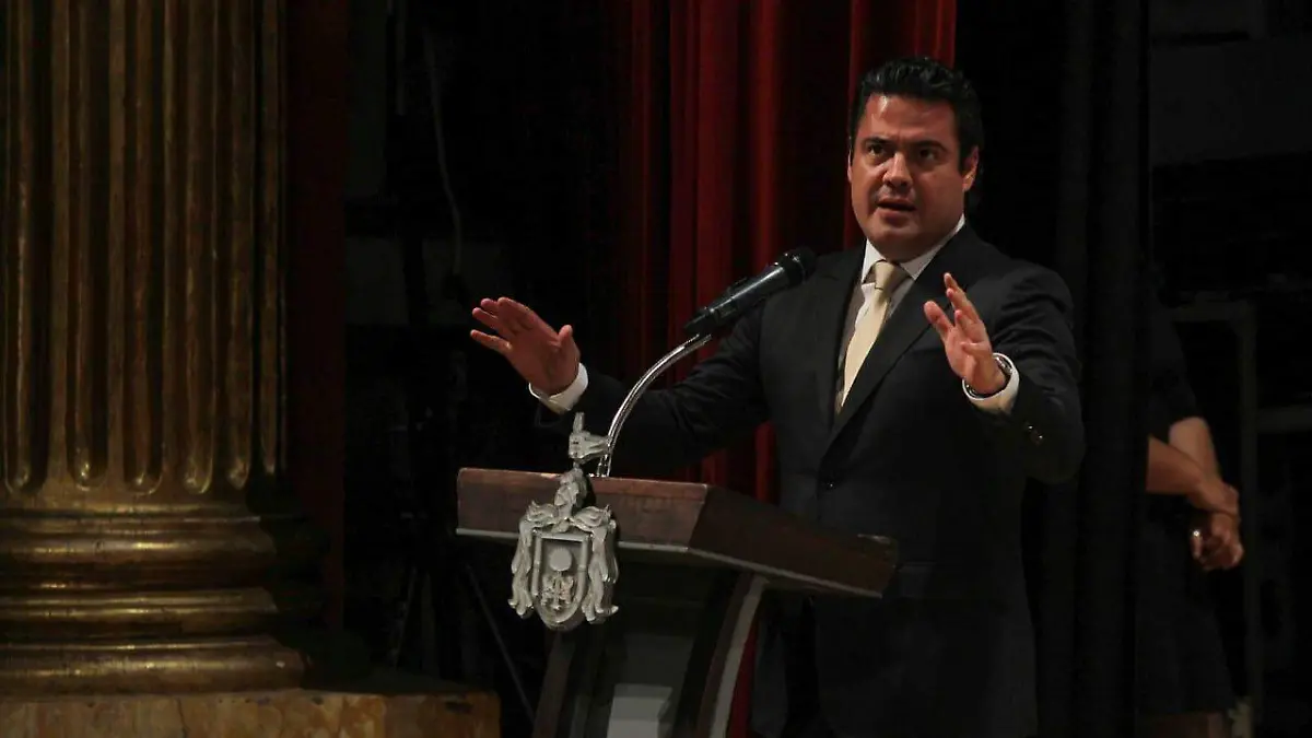 Entrega Gobernador reconocimientos a maestreos (2)