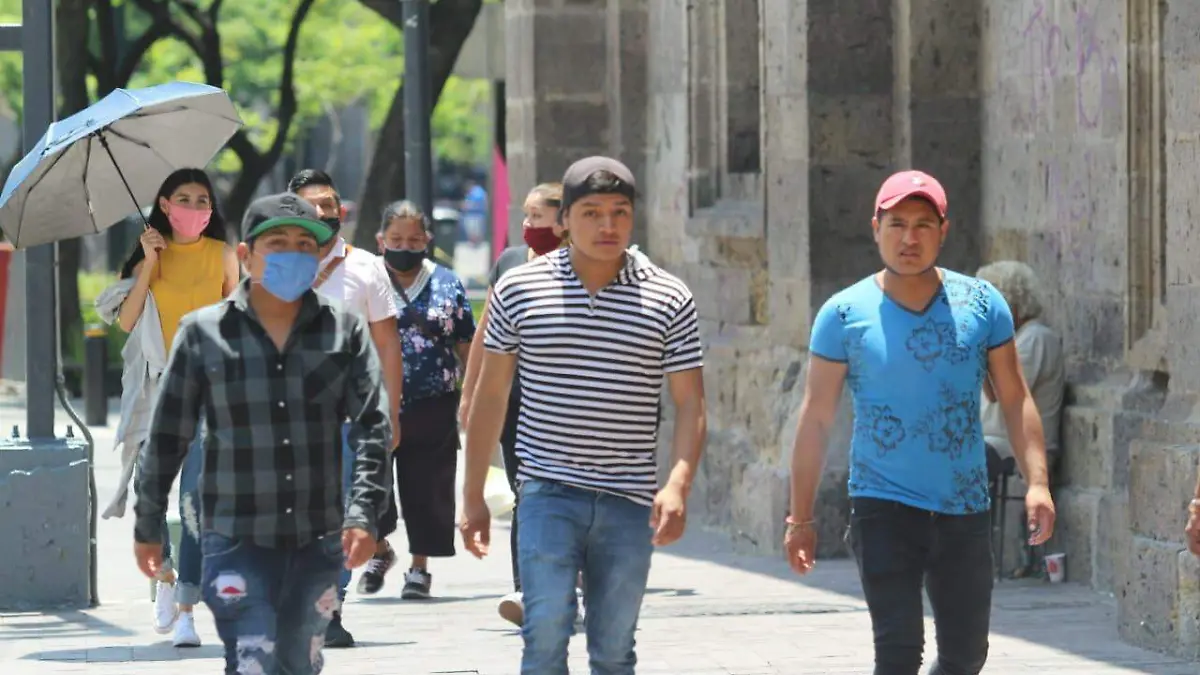 Personas en las calles de Guadalajara