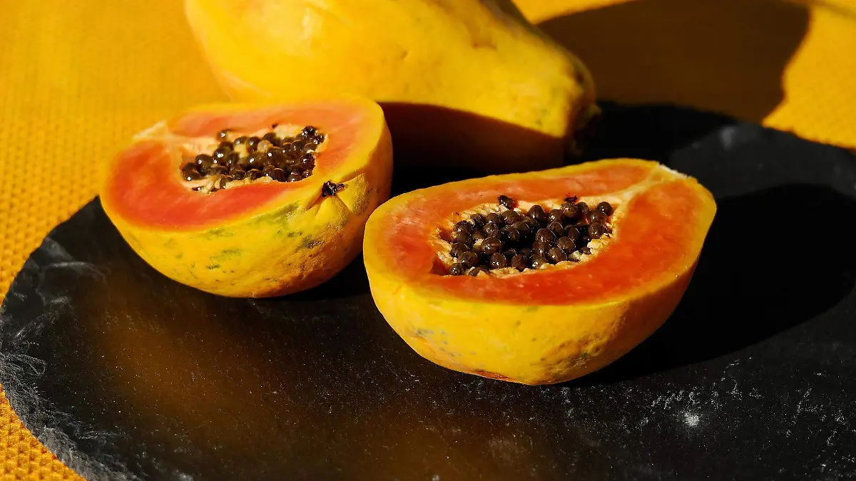 papaya-g7df75909d_1920
