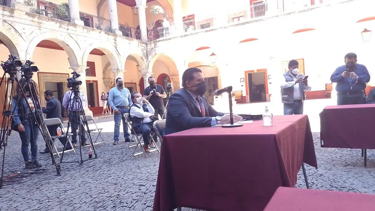 Comparece en el Congreso del Estado Luis Joaquín Méndez Ruiz