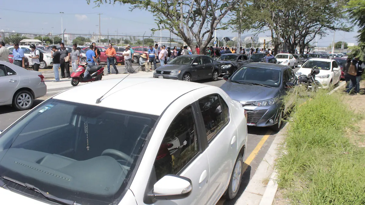 CHOFERES-HACEN-LARGAS-FILAS-(10-nueva)