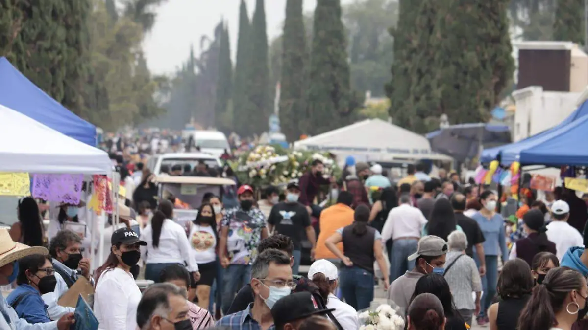 Visita panteones Día de Muertos