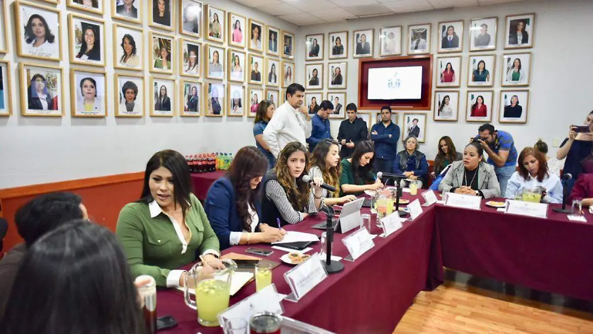 Reunión mujeres