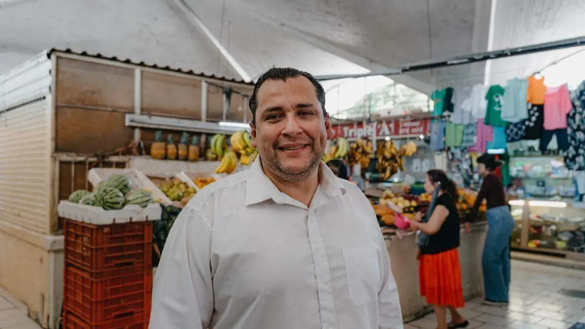 Salvador Hernádez Navarro