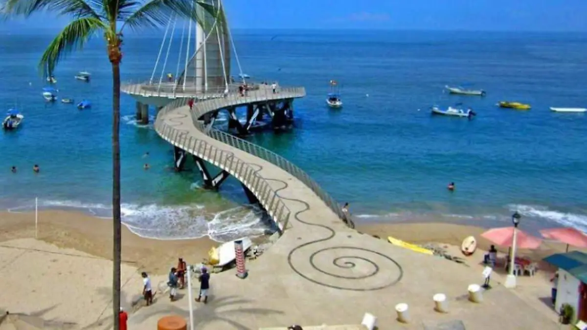 Puerto-Vallarta-3525395278-L