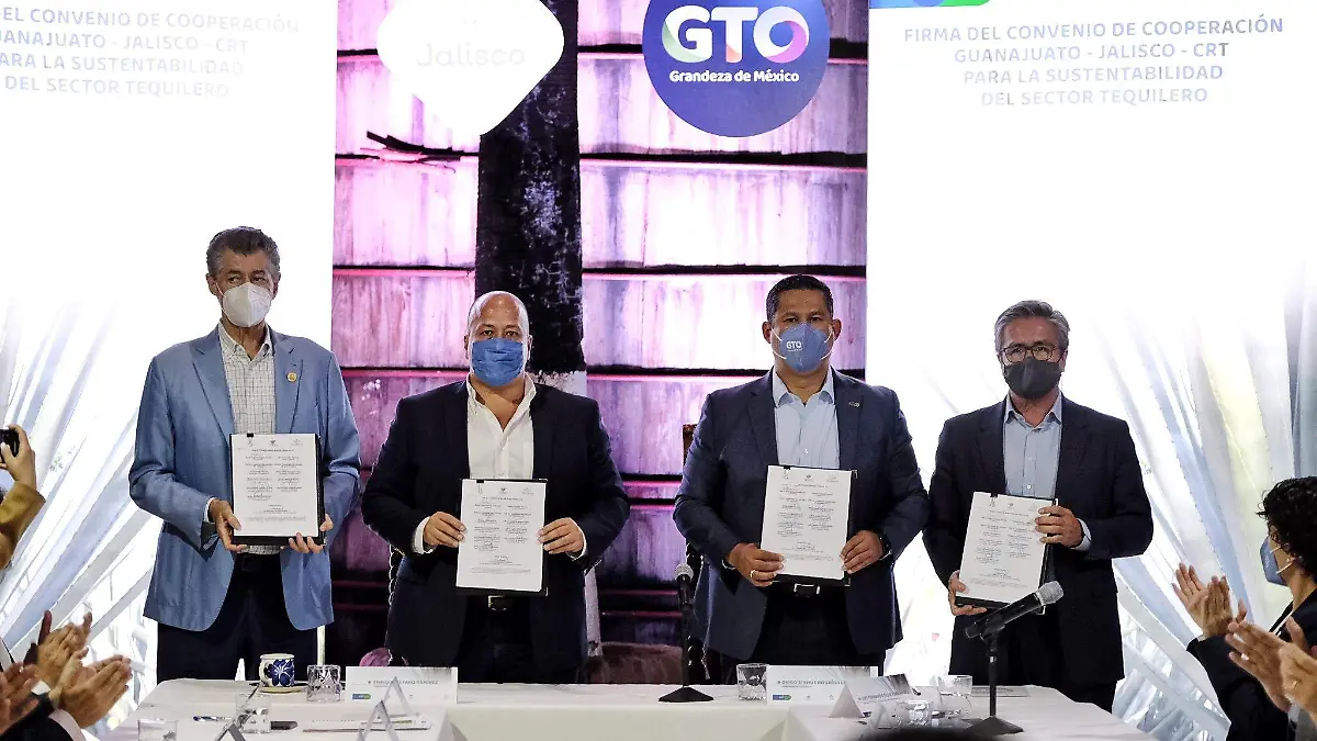 Firma de acuerdo entre Jalisco y Guanajuato para impedir uso de agave plantado en áreas deforestadas