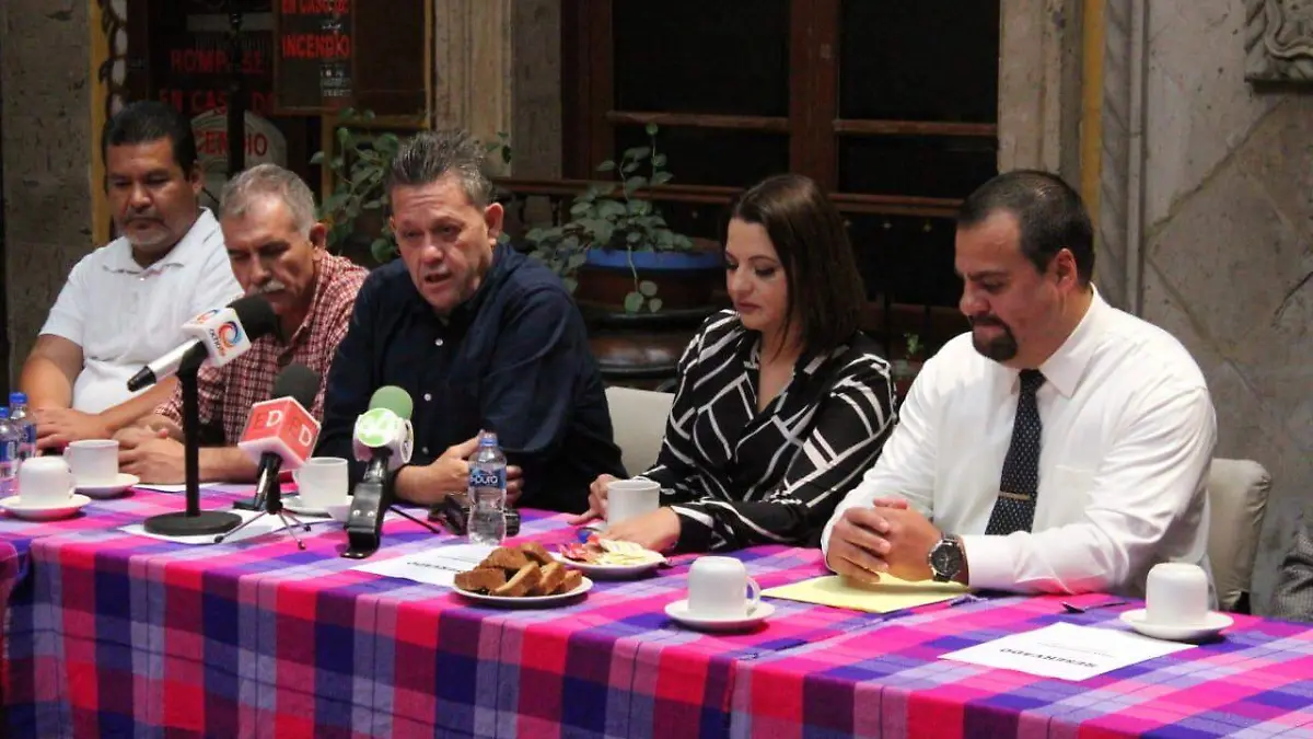 Rueda de prensa de ex dirigentes estudiantiles (7)