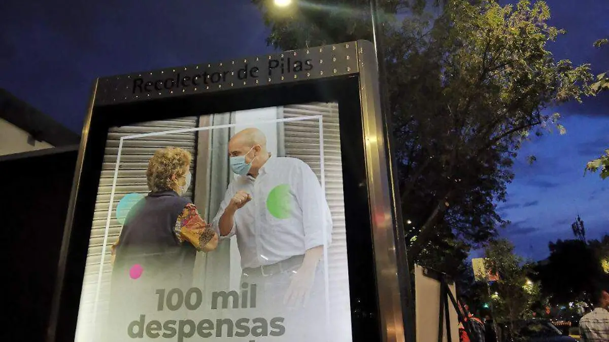 Iluminación banquetas GDL