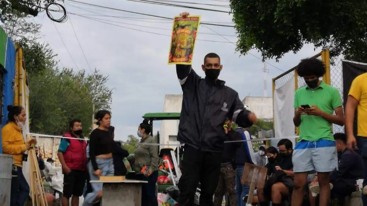 Desalojo de alumnos parque Resistencia Huentitán