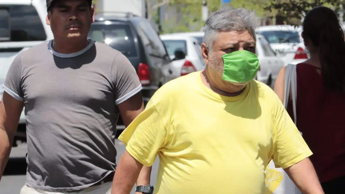 Población utilizando cubrebocas