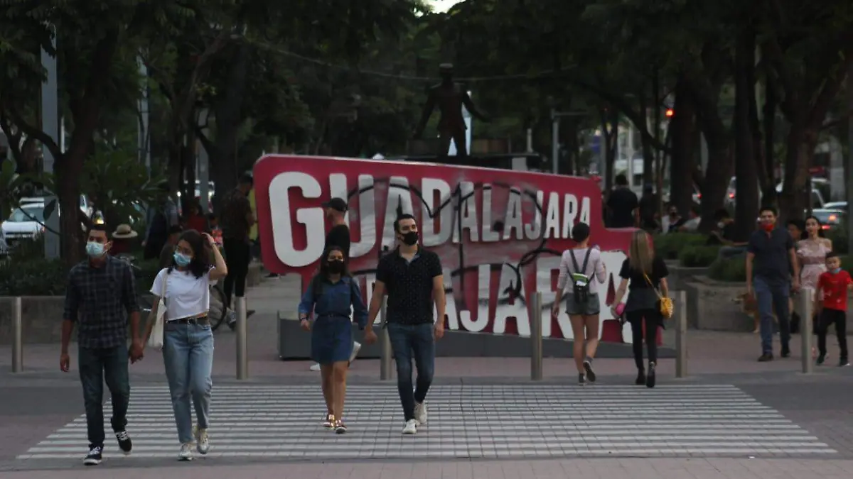 Paseantes en Chapultepec