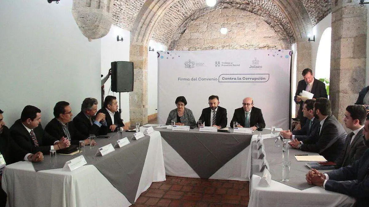 Firma de convenio STPS