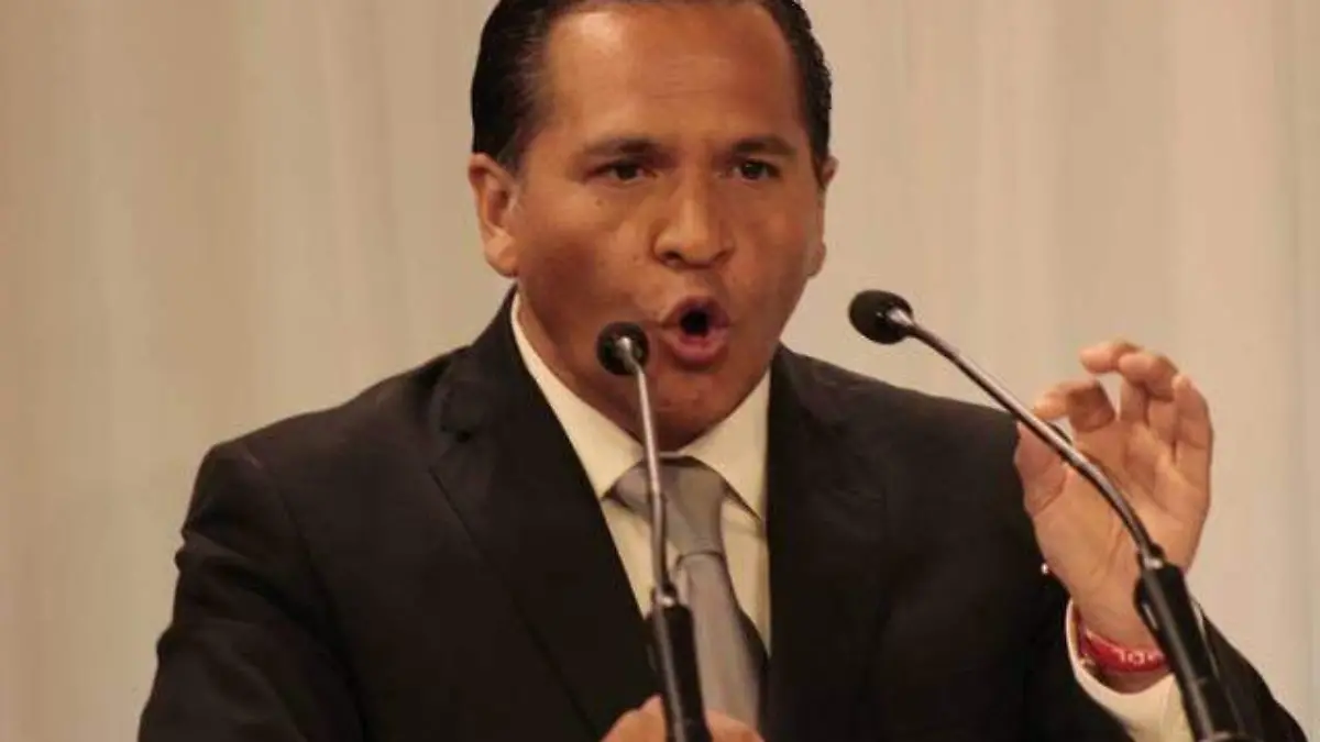 Eduardo Almaguer renuncia al PRI