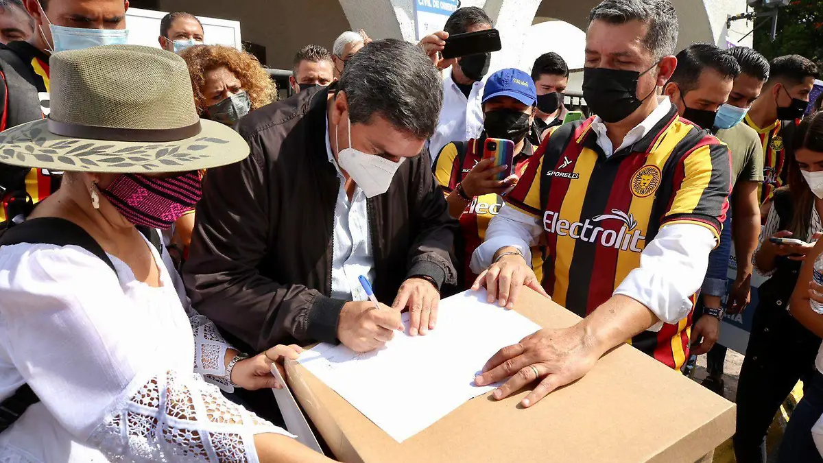Entrega de cartas UdeG