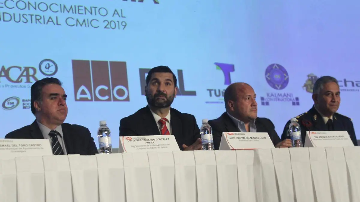 Industriales con Enrique Alfaro